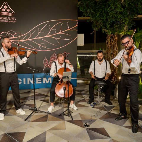 CineMastercard Bakı hava limanının uçuş zonasında kinoteatr açıb - FOTO — 19