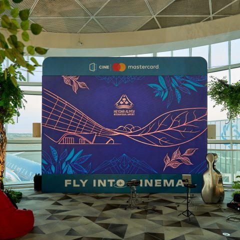 CineMastercard Bakı hava limanının uçuş zonasında kinoteatr açıb - FOTO — 1