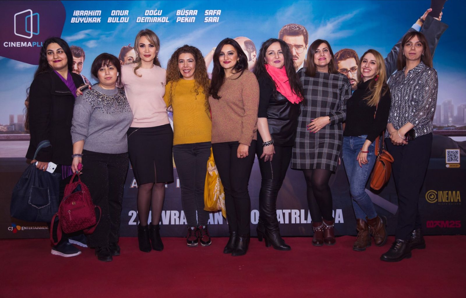 “CinemaPlus” kinoteatrında “Bayi toplantısı” türk komediyasının premyeradan öncə nümayişi keçirilib.