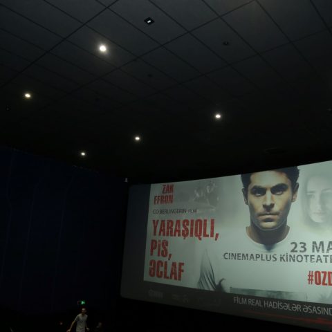 “CinemaPlus”da “Yaraşıqlı, pis, əclaf” filminin azərbaycan dilində nümayişi keçirilib. — 20