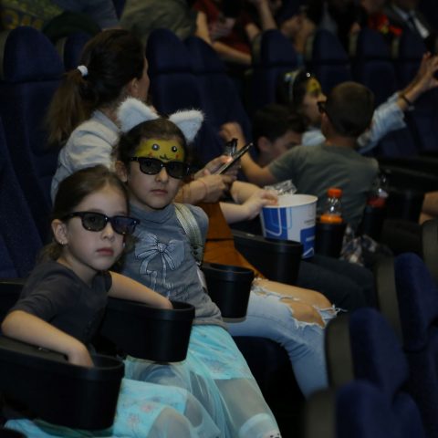 CinemaPlus показал сверхпопулярное аниме «Покемон. Детектив Пикачу» за 3 дня до премьеры - Видео — 37