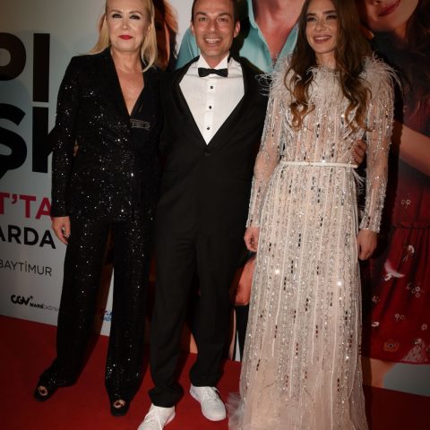 The Gala evening of film "Çat Kapı Aşk" in Istanbul - Video — 7