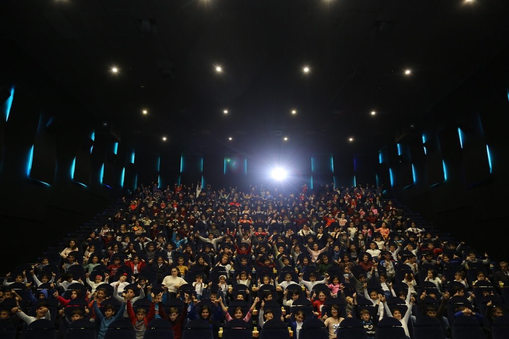 An entertainment program for children was organized at CinemaPlus with the support of the Heydar Aliyev Foundation.