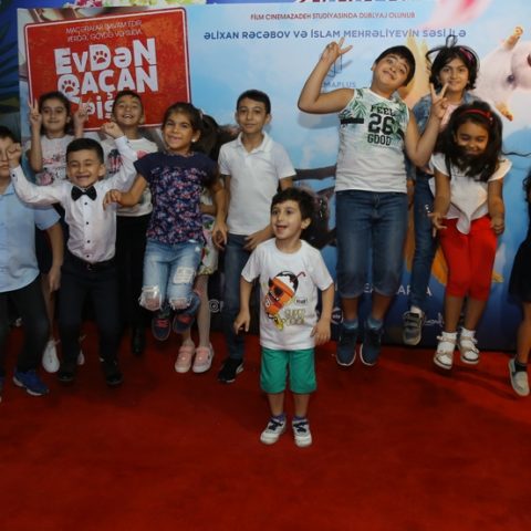 CinemaPlus-da “Evdən qaçan pişik” cizgi filminin azərbaycan dilində nümayişi keçirilib. — 10