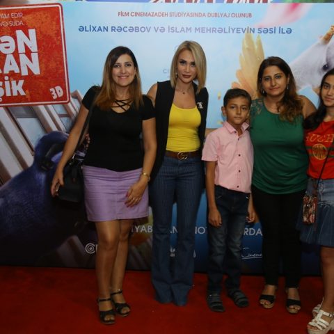 CinemaPlus-da “Evdən qaçan pişik” cizgi filminin azərbaycan dilində nümayişi keçirilib. — 8