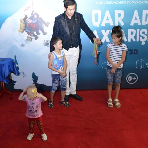 “CinemaPlus”da uşaqlar üçün “Qar adamı axtarışında” cizgi filminin xeyriyyə nümayişi keçirilib. — 5