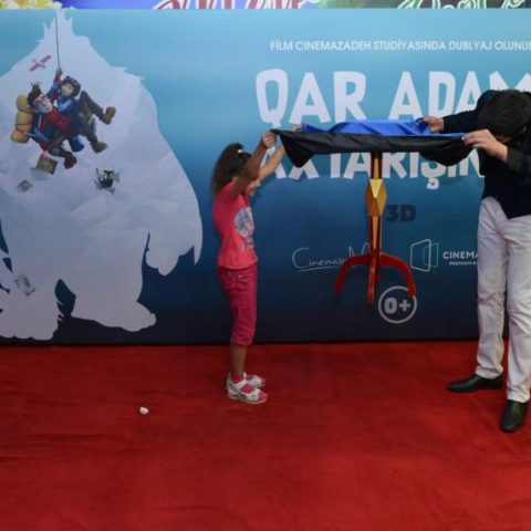 “CinemaPlus”da uşaqlar üçün “Qar adamı axtarışında” cizgi filminin xeyriyyə nümayişi keçirilib. — 6