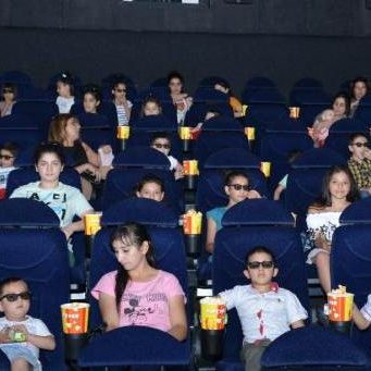 “CinemaPlus”da uşaqlar üçün “Qar adamı axtarışında” cizgi filminin xeyriyyə nümayişi keçirilib. — 8