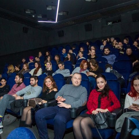 «CinemaPlus» показал фильм «Виктория и Абдул» за 3 дня до премьеры — 7