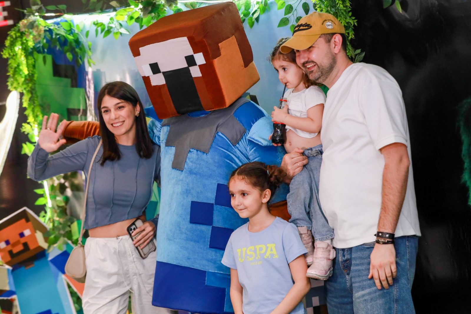 CineMastercard-da «Minecraft kinoda» filminin premyeradan öncə nümayişi keçirildi - FOTO/VIDEO